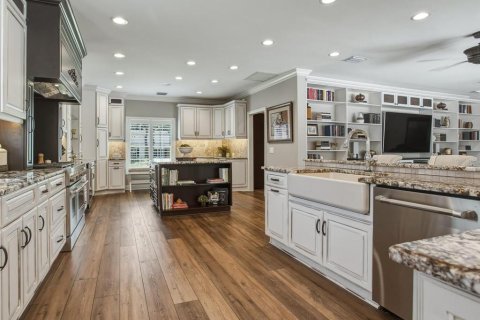 House in Tampa, Florida 4 bedrooms, 223.52 sq.m. № 2092030 - photo 10