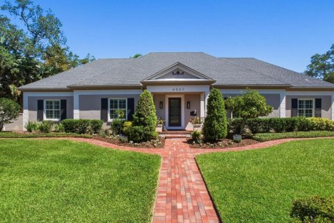 House in Tampa, Florida 4 bedrooms, 223.52 sq.m. № 2092030 - photo 2