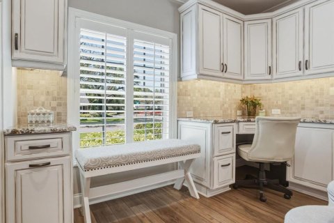 House in Tampa, Florida 4 bedrooms, 223.52 sq.m. № 2092030 - photo 15