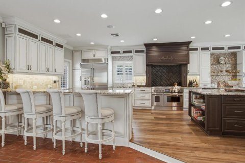 House in Tampa, Florida 4 bedrooms, 223.52 sq.m. № 2092030 - photo 11
