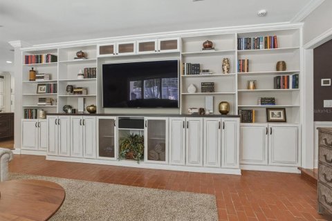 House in Tampa, Florida 4 bedrooms, 223.52 sq.m. № 2092030 - photo 9