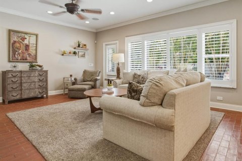 House in Tampa, Florida 4 bedrooms, 223.52 sq.m. № 2092030 - photo 7