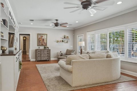 House in Tampa, Florida 4 bedrooms, 223.52 sq.m. № 2092030 - photo 8