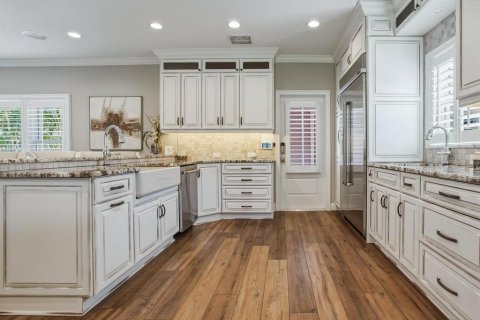 House in Tampa, Florida 4 bedrooms, 223.52 sq.m. № 2092030 - photo 12