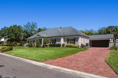 House in Tampa, Florida 4 bedrooms, 223.52 sq.m. № 2092030 - photo 3