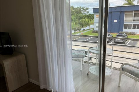 Condo in Delray Beach, Florida, 1 bedroom  № 1947949 - photo 23