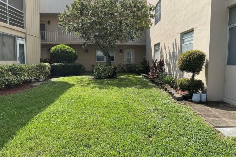 Condo in Delray Beach, Florida, 1 bedroom  № 1947949 - photo 7