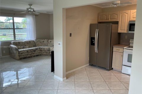 Condo in Delray Beach, Florida, 1 bedroom  № 1947949 - photo 11