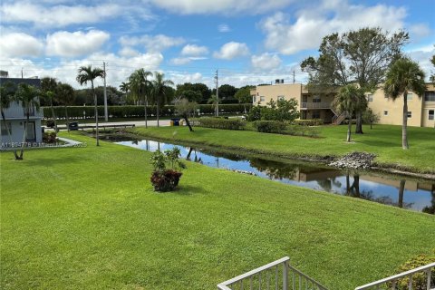Condo in Delray Beach, Florida, 1 bedroom  № 1947949 - photo 25