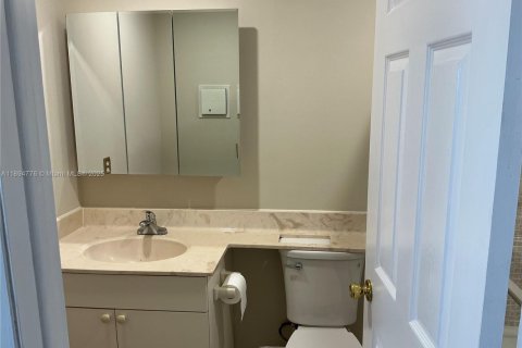 Condo in Delray Beach, Florida, 1 bedroom  № 1947949 - photo 28