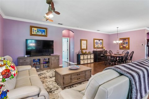 House in Land O' Lakes, Florida 3 bedrooms, 223.71 sq.m. № 2151535 - photo 16