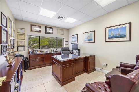 Propiedad comercial en venta en Miami, Florida № 1729059 - foto 6