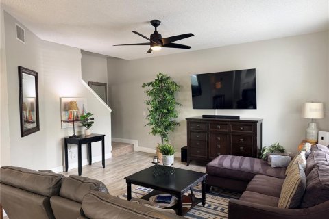 Touwnhouse à louer à Tampa, Floride: 3 chambres, 126.72 m2 № 2378232 - photo 12