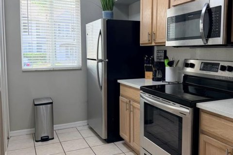Touwnhouse à louer à Tampa, Floride: 3 chambres, 126.72 m2 № 2378232 - photo 6
