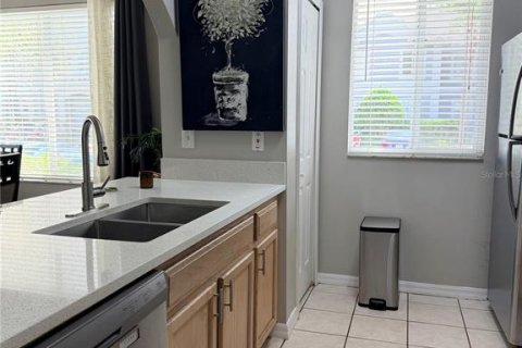 Touwnhouse à louer à Tampa, Floride: 3 chambres, 126.72 m2 № 2378232 - photo 5