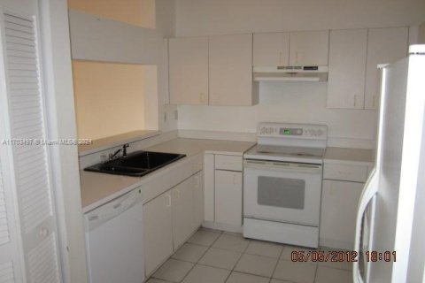 Townhouse in Miami, Florida 3 bedrooms, 154.68 sq.m. № 1936640 - photo 4