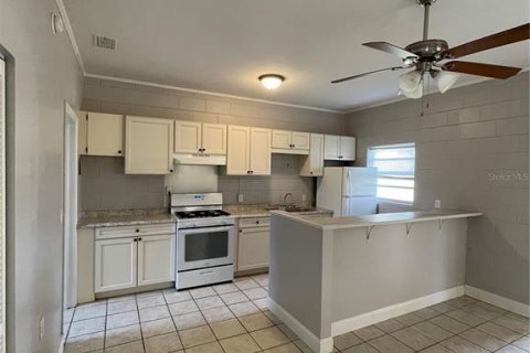 Commercial property in Umatilla, Florida 3 bedrooms, 105.44 sq.m. № 1716834 - photo 13