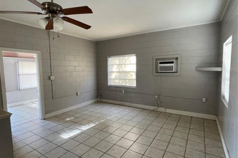 Commercial property in Umatilla, Florida 3 bedrooms, 105.44 sq.m. № 1716834 - photo 12