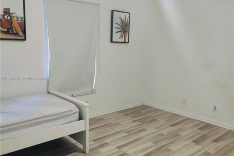 Villa ou maison à louer à West Palm Beach, Floride: 3 chambres, 141.12 m2 № 2060693 - photo 28