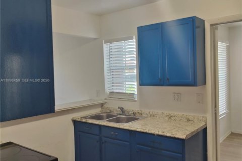 Villa ou maison à louer à West Palm Beach, Floride: 3 chambres, 141.12 m2 № 2060693 - photo 19