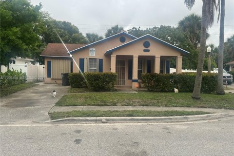 Villa ou maison à West Palm Beach, Floride 3 chambres, 141.12 m2 № 2060693