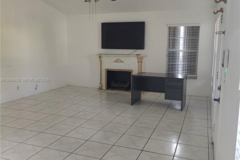 Villa ou maison à louer à West Palm Beach, Floride: 3 chambres, 141.12 m2 № 2060693 - photo 16