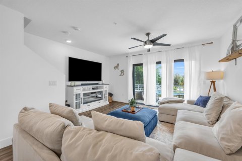 Touwnhouse à vendre à Lake Worth, Floride: 2 chambres, 151.62 m2 № 2078306 - photo 3