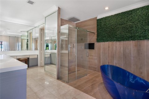 Casa en venta en North Miami Beach, Florida, 6 dormitorios, 525.64 m2 № 2010777 - foto 21