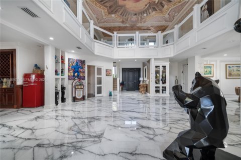 Casa en venta en North Miami Beach, Florida, 6 dormitorios, 525.64 m2 № 2010777 - foto 4