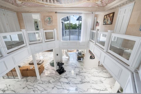 Casa en venta en North Miami Beach, Florida, 6 dormitorios, 525.64 m2 № 2010777 - foto 7