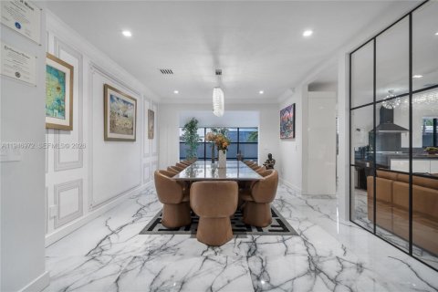 Casa en venta en North Miami Beach, Florida, 6 dormitorios, 525.64 m2 № 2010777 - foto 10
