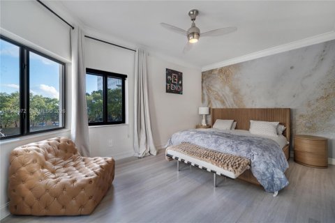 Casa en venta en North Miami Beach, Florida, 6 dormitorios, 525.64 m2 № 2010777 - foto 19