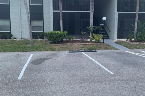 Condo in Sarasota, Florida, 2 bedrooms  № 1901132 - photo 1