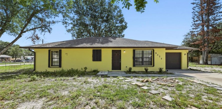 Villa ou maison à Cocoa, Floride 2 chambres, 115.85 m2 № 2214324