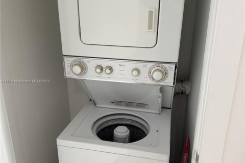 Снять в аренду кондоминиум в Майами, Флорида 56.11м2, № 1930238 - фото 16