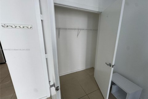 Снять в аренду кондоминиум в Майами, Флорида 56.11м2, № 1930238 - фото 21