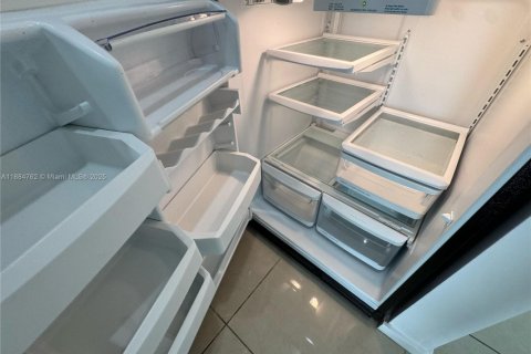 Снять в аренду кондоминиум в Майами, Флорида 56.11м2, № 1930238 - фото 18