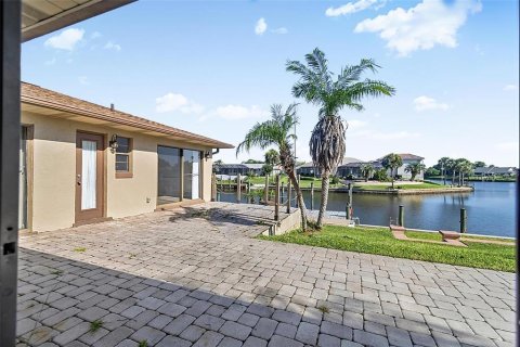 Villa ou maison à vendre à Palm Coast, Floride: 3 chambres, 199.18 m2 № 2296302 - photo 6