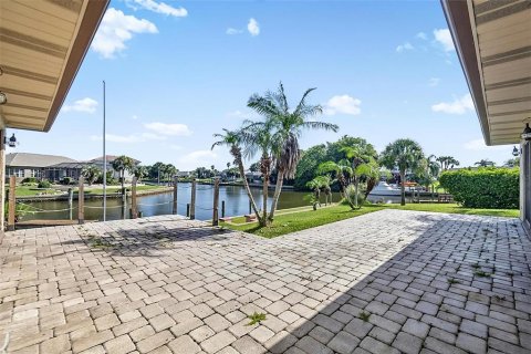 Villa ou maison à vendre à Palm Coast, Floride: 3 chambres, 199.18 m2 № 2296302 - photo 8