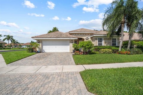 House in Boynton Beach, Florida 2 bedrooms, 213.58 sq.m. № 1797719 - photo 1