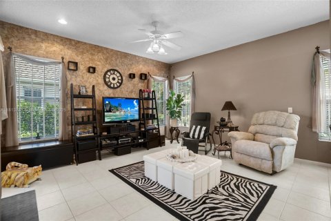 House in Boynton Beach, Florida 2 bedrooms, 213.58 sq.m. № 1797719 - photo 7