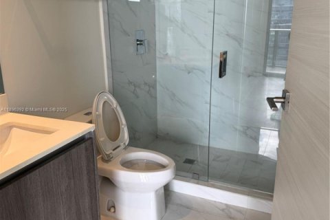 Condominio en alquiler en Miami, Florida, 2 dormitorios, 103.49 m2 № 1950466 - foto 13