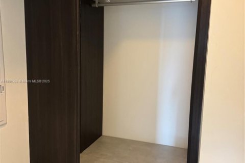 Condominio en alquiler en Miami, Florida, 2 dormitorios, 103.49 m2 № 1950466 - foto 16