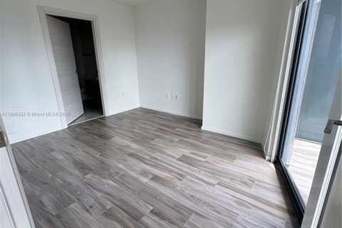 Condominio en alquiler en Miami, Florida, 2 dormitorios, 103.49 m2 № 1950466 - foto 9