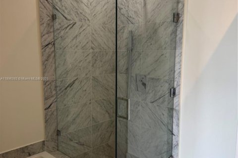 Condominio en alquiler en Miami, Florida, 2 dormitorios, 103.49 m2 № 1950466 - foto 18