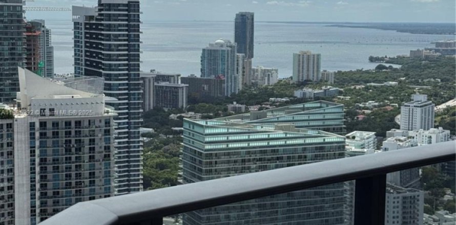 Condominio en Miami, Florida, 2 dormitorios  № 1950466