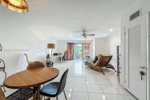Touwnhouse à vendre à North Miami, Floride: 2 chambres, 134.15 m2 № 2004724 - photo 18