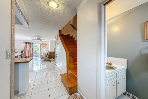Touwnhouse à vendre à North Miami, Floride: 2 chambres, 134.15 m2 № 2004724 - photo 14