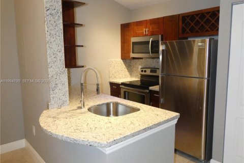 Снять в аренду кондоминиум в Окленд-Парк, Флорида 1 спальня, 79.9м2, № 2058352 - фото 4