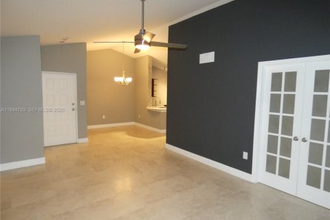 Снять в аренду кондоминиум в Окленд-Парк, Флорида 1 спальня, 79.9м2, № 2058352 - фото 7